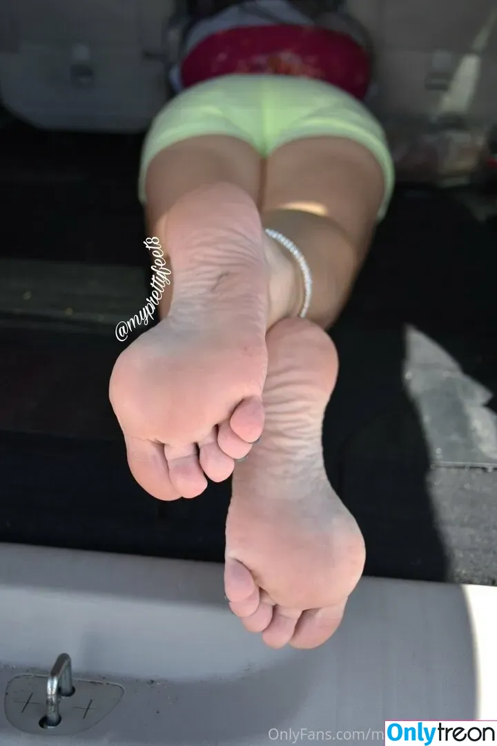myprettyfeet8free голая photo #0344 (MalekasNailz)