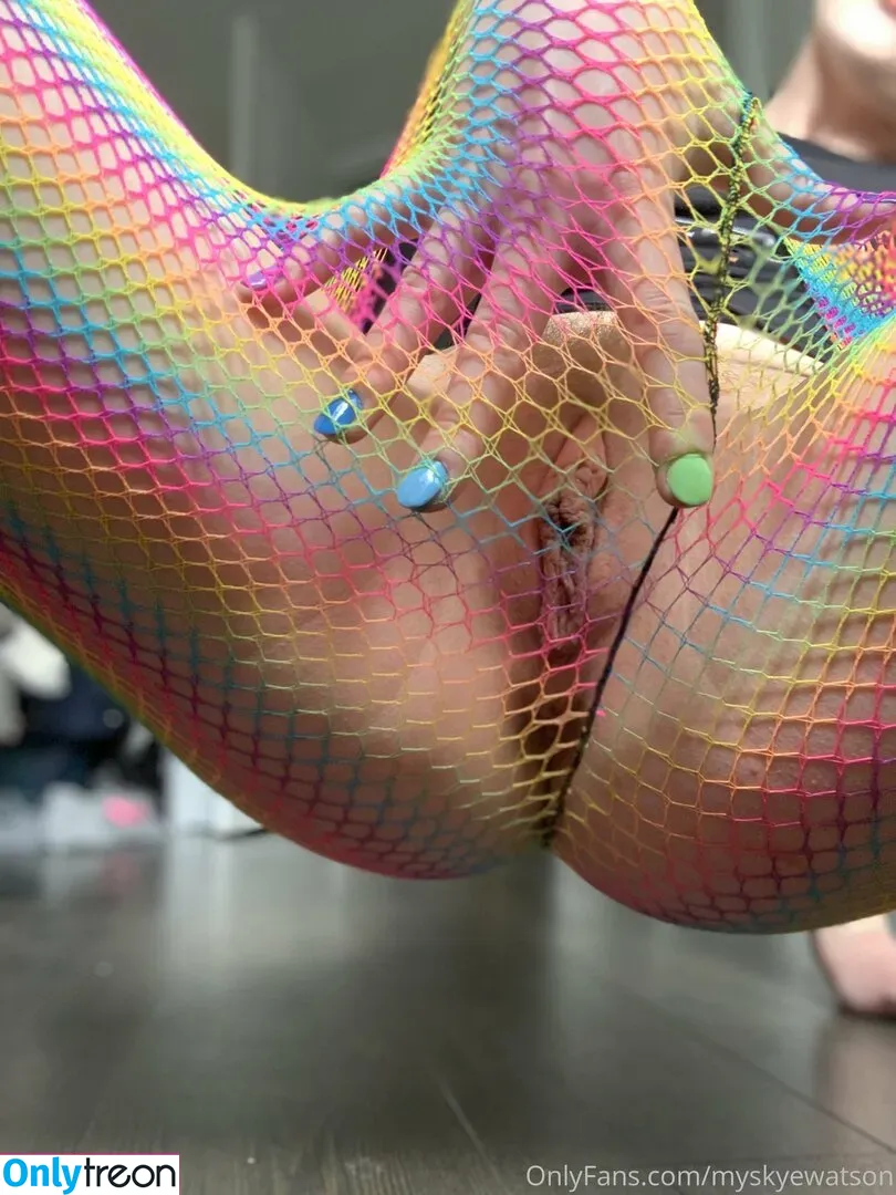 myskyewatson nude photo #0112 (Skyewatson / skueesh)