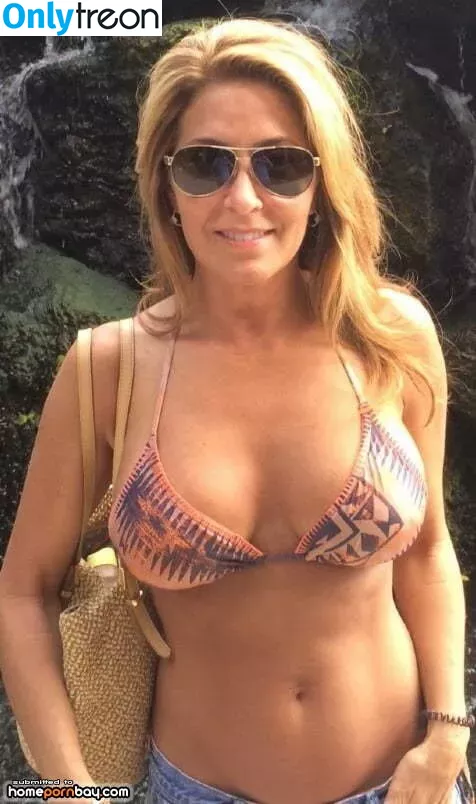 Mystery MILF nude photo #0018 (amandapandamamma / mysterymilf2 / mysterymom2)