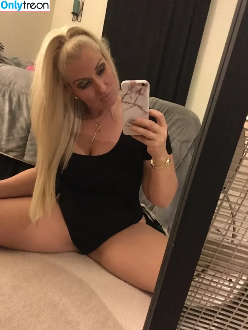 mzdanibadgirl nude photo #0074 (mzdanient)