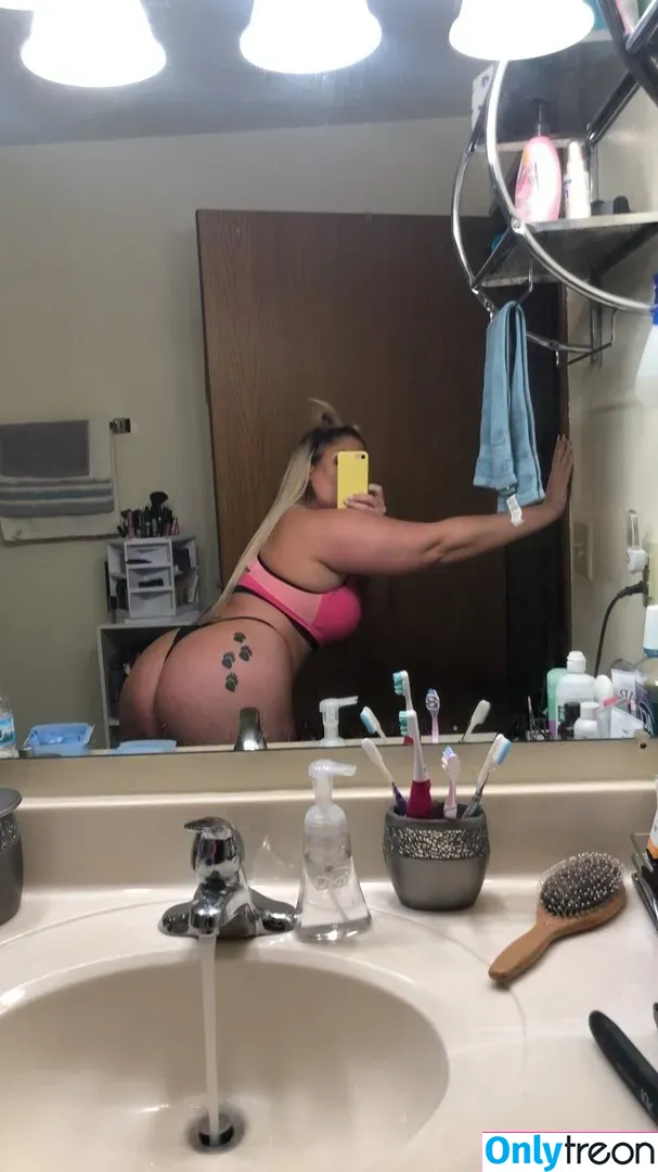 mzdanibadgirl nude photo #0125 (mzdanient)