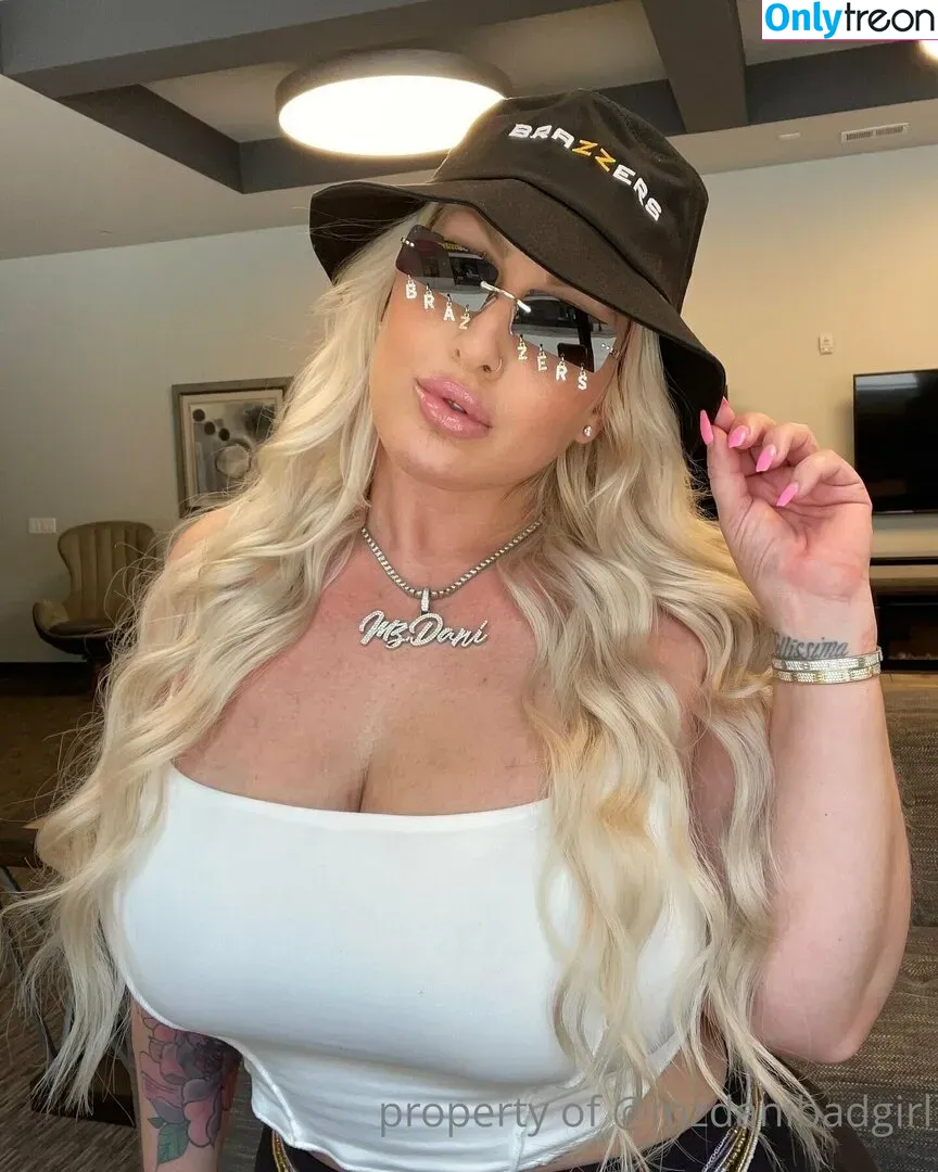 mzdanibadgirl nude photo #0199 (mzdanient)