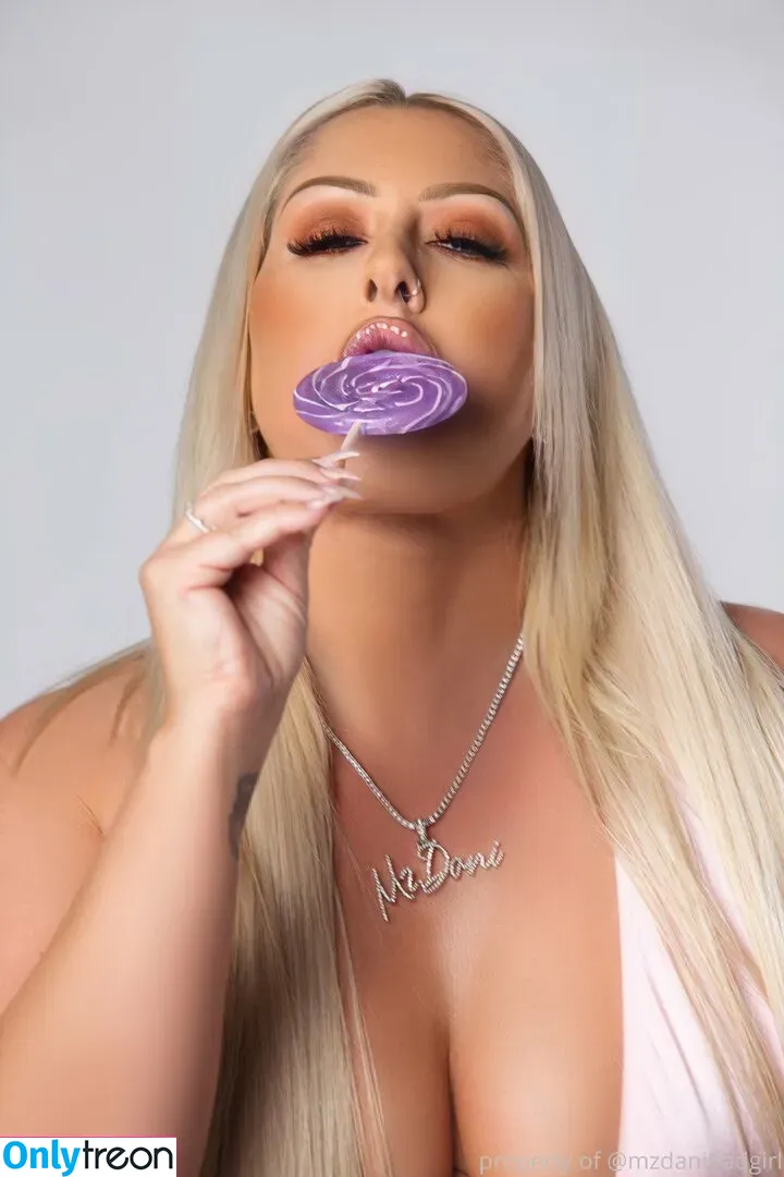 mzdanibadgirl nude photo #0269 (mzdanient)