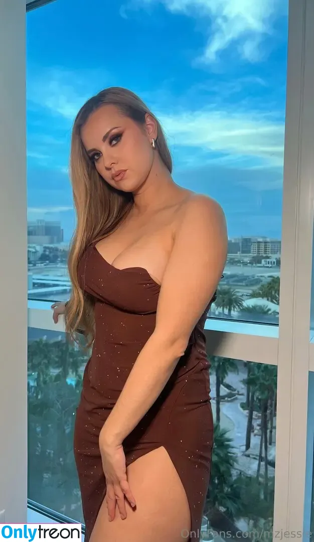 Mzjessie nude photo #0092 (jessierogersgreen)