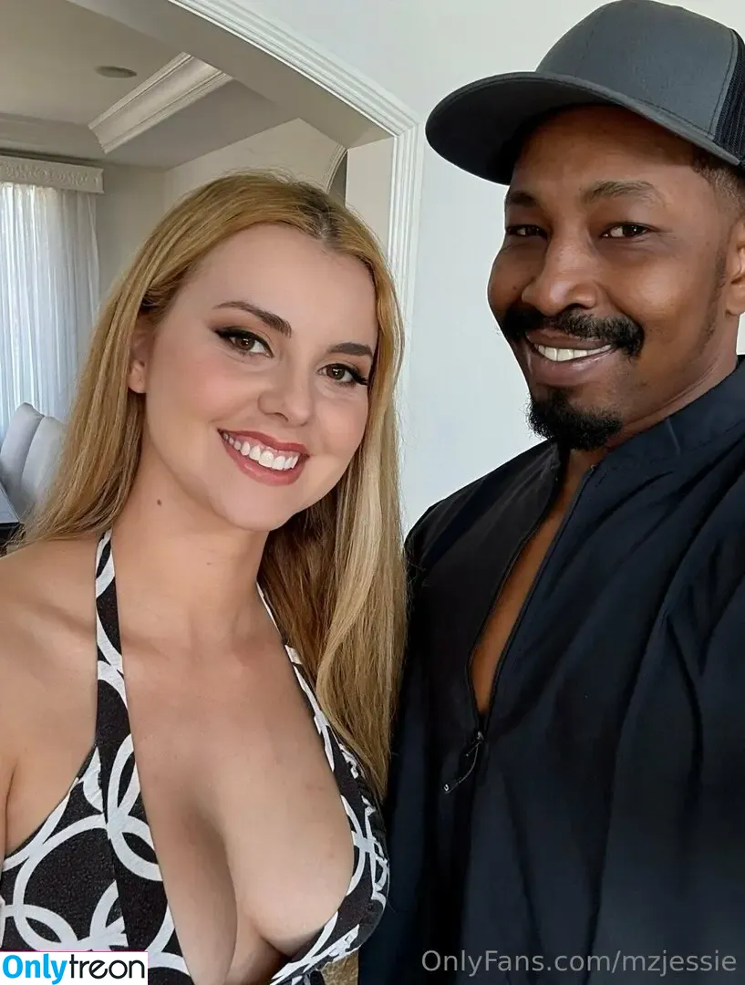 Mzjessie nude photo #0136 (jessierogersgreen)