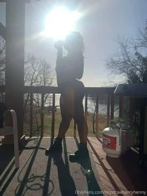 mzstrawberryhenny / mz.strawberryhennessy nude photo #0010