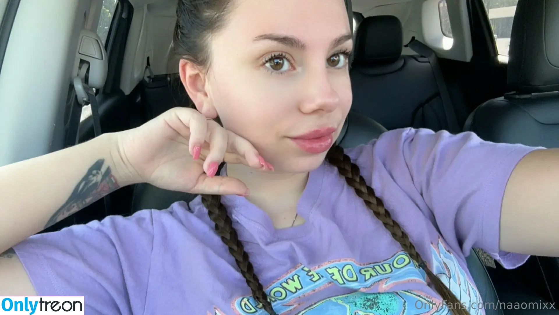 naaomixx nude photo #0036 (naaomixx)