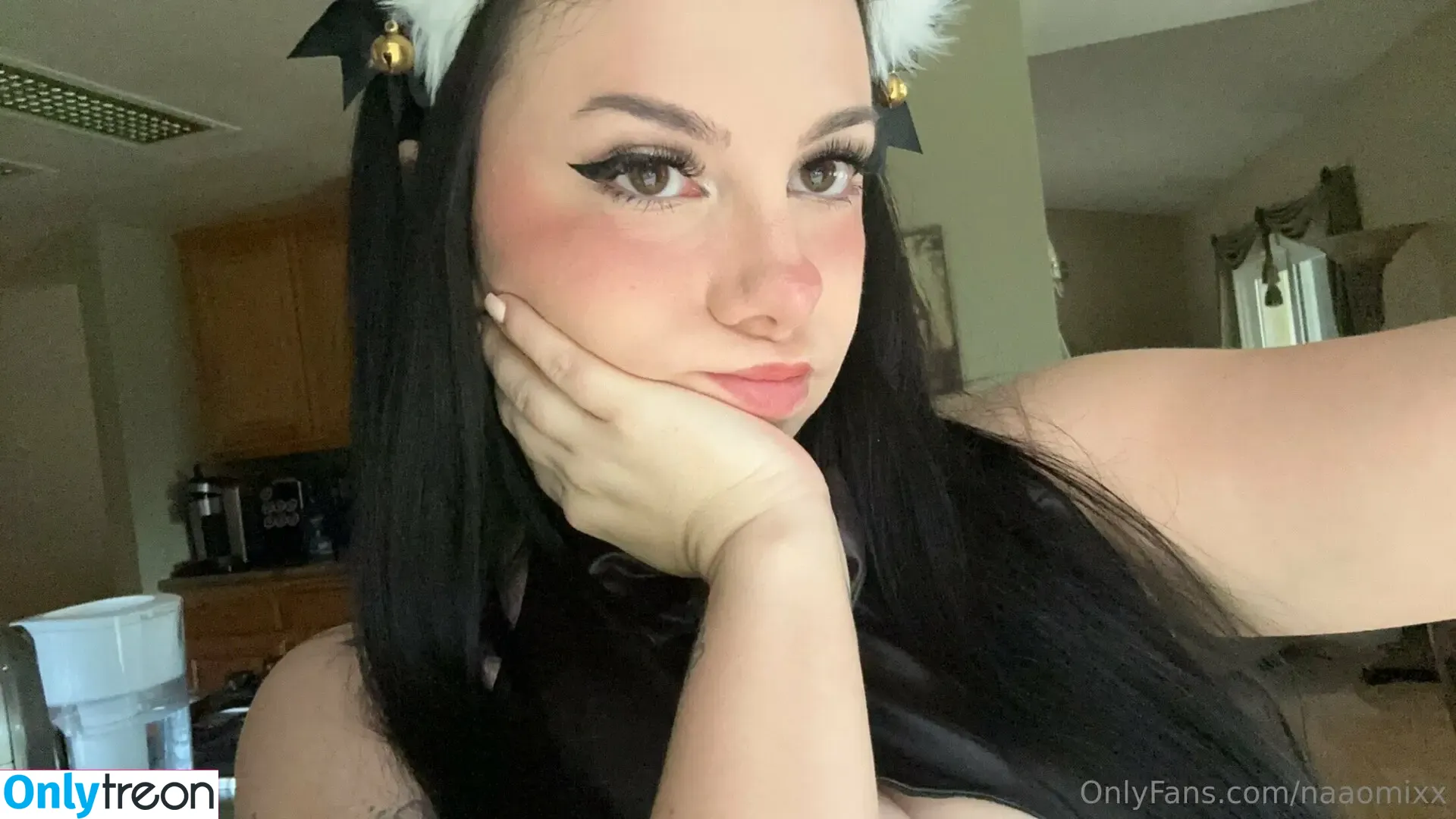 naaomixx nude photo #0043 (naaomixx)