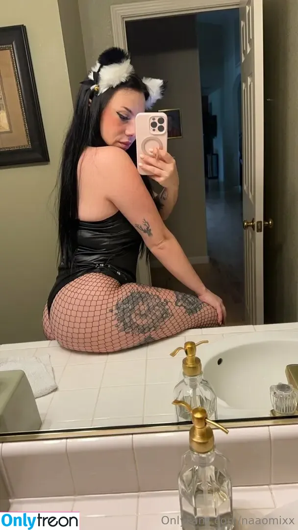naaomixx nude photo #0044 (naaomixx)