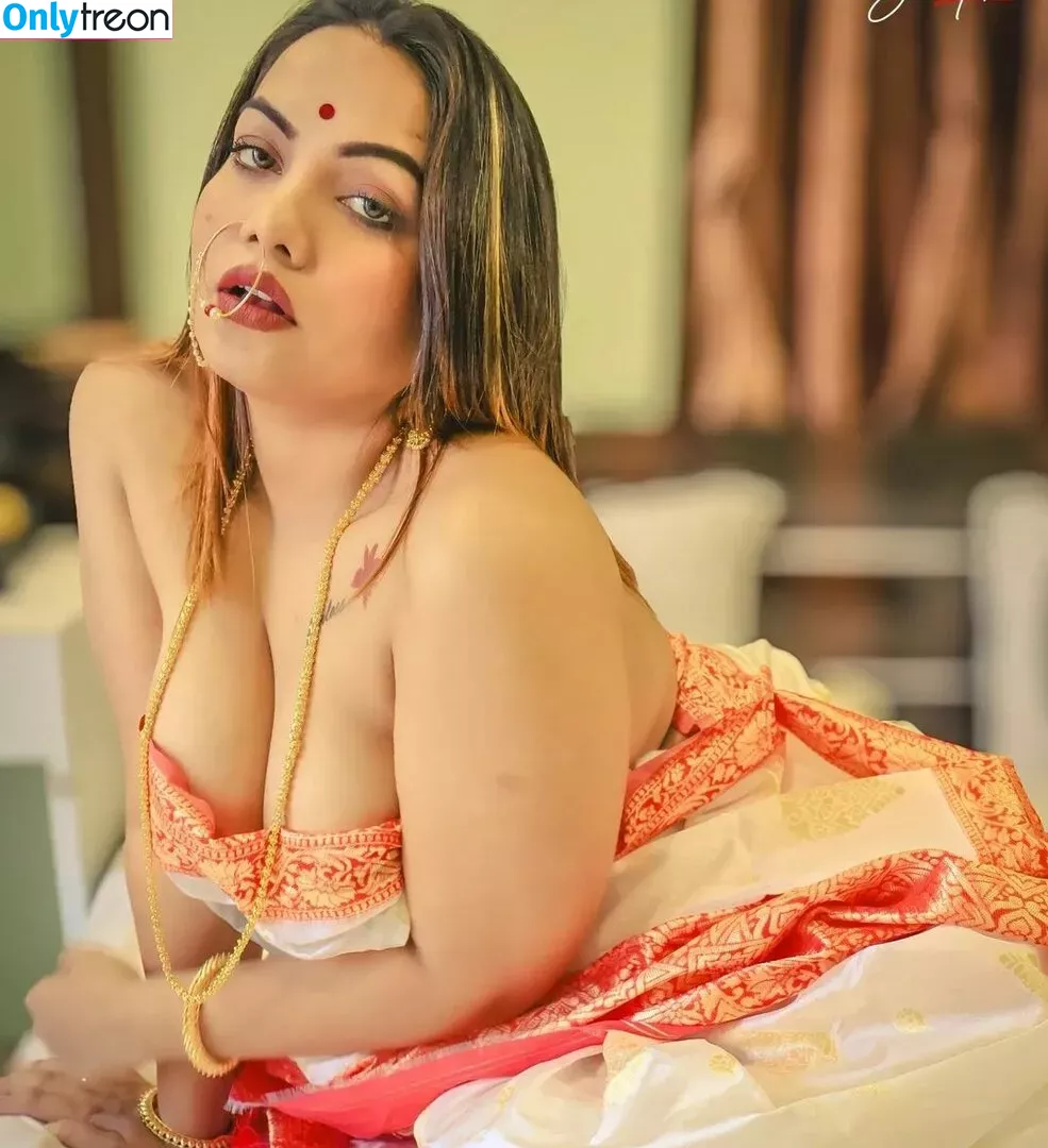 Naari Magazine nude photo #0312 (Indian / NARILUVSU / naarimagazine)