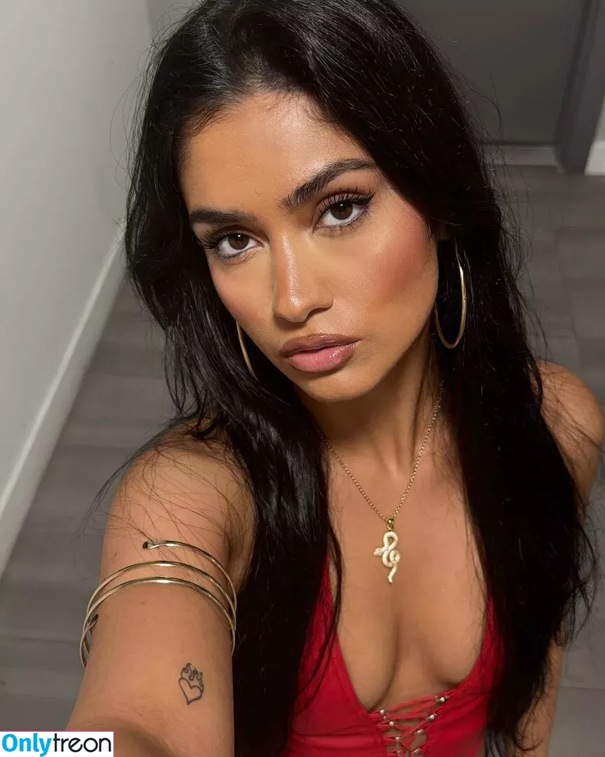 Naaz Torbati голая photo #0125 (naaztorbati)