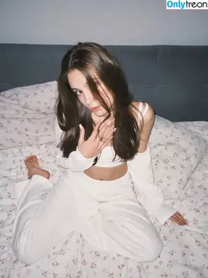  nude photo #0002