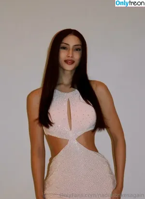 nadiastrikesagain / biggnadzz nude photo #0030