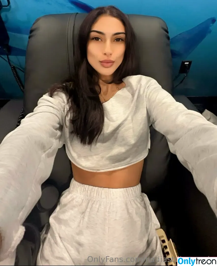nadiastrikesagain nude photo #0038 (biggnadzz)