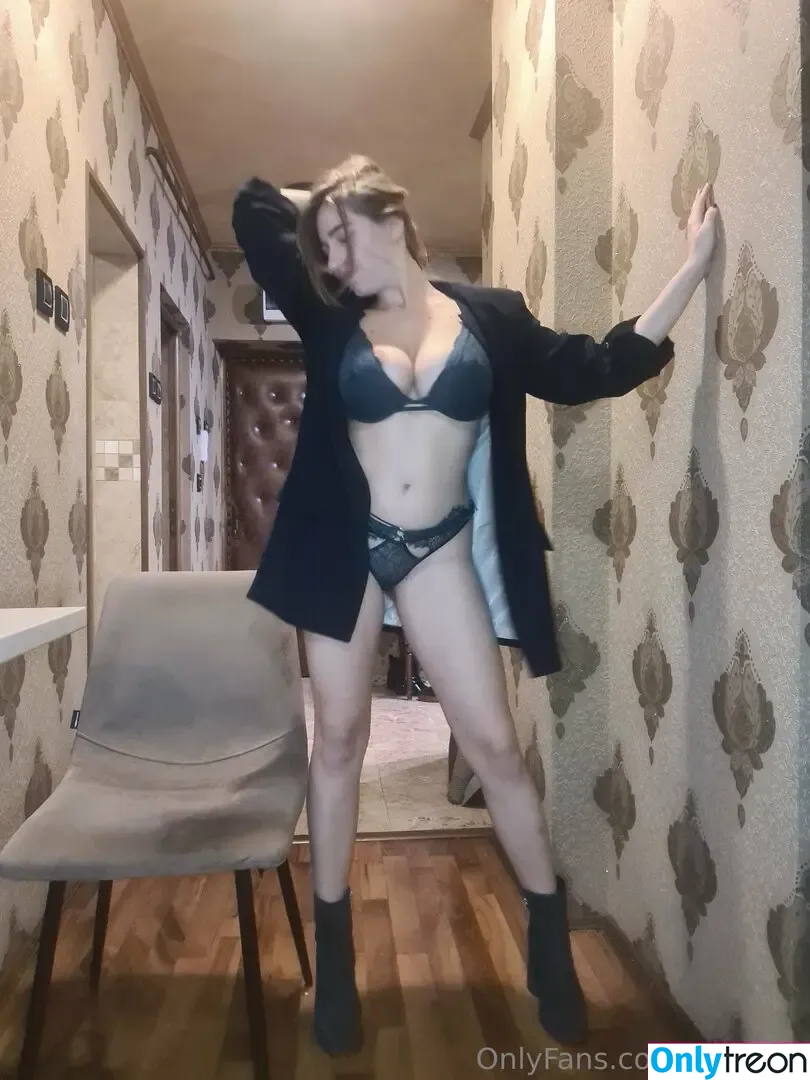nadine-j.de голая photo #1946 (Mysti C. / nadine__j__ / thenadinejansen)