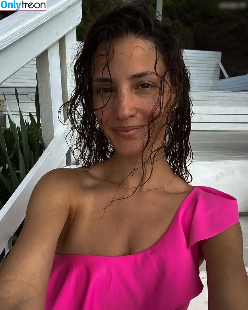 Nadine Menz nude photo #0015 (nadinemenz)