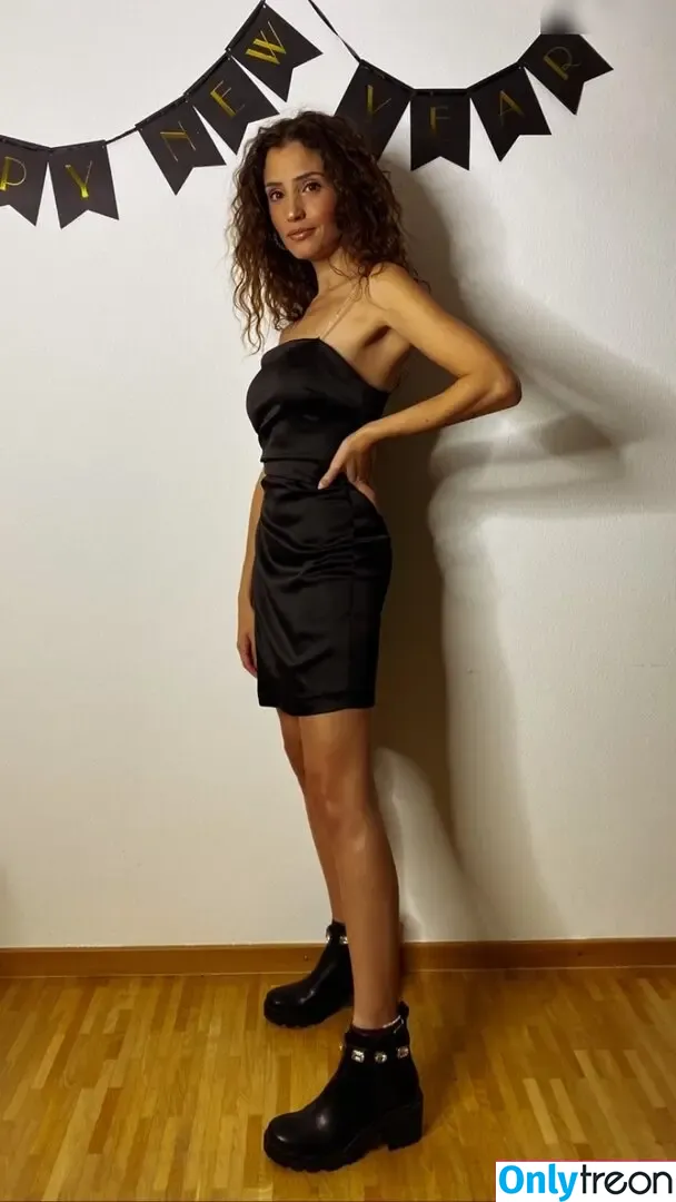 Nadine Menz nude photo #0061 (nadinemenz)