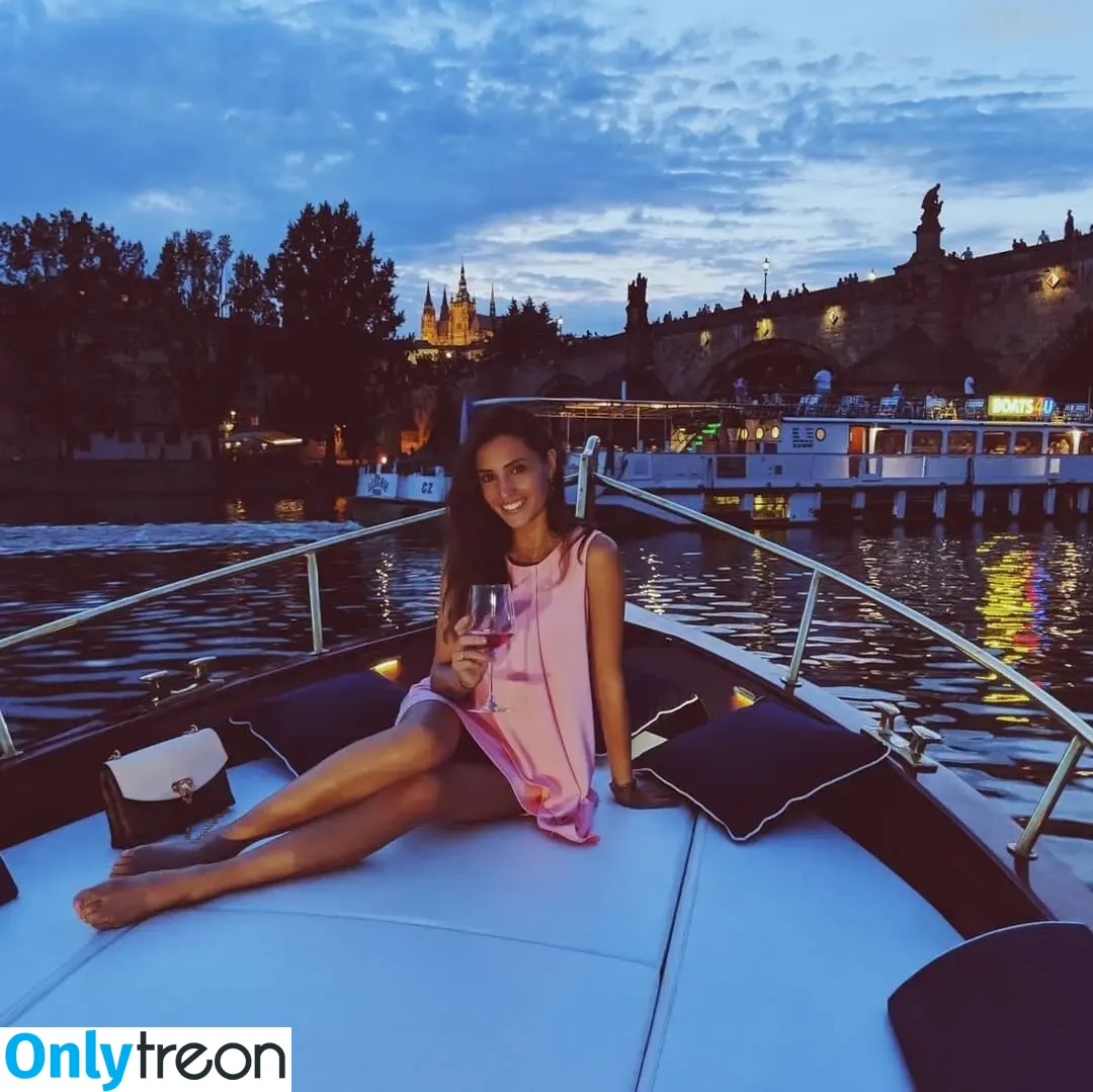 Nadine Menz голая photo #0071 (nadinemenz)
