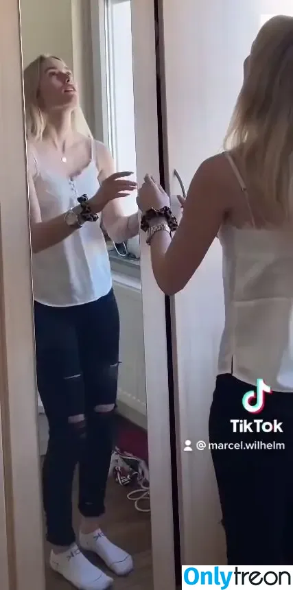 Nadine.spth nude photo #0011 (Nadine.spth)