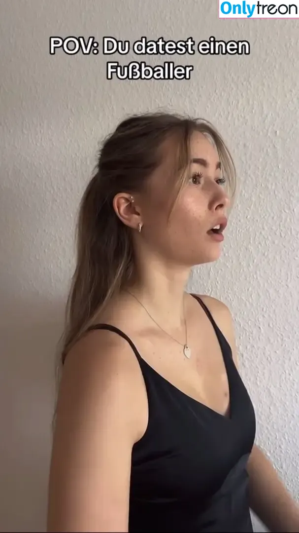 Nadine.spth nude photo #0035 (Nadine.spth)