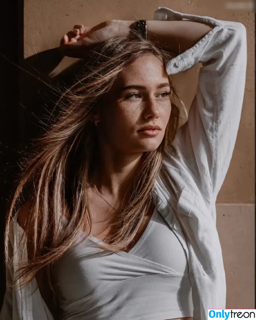 Nadine.spth nude photo #0054 (Nadine.spth)