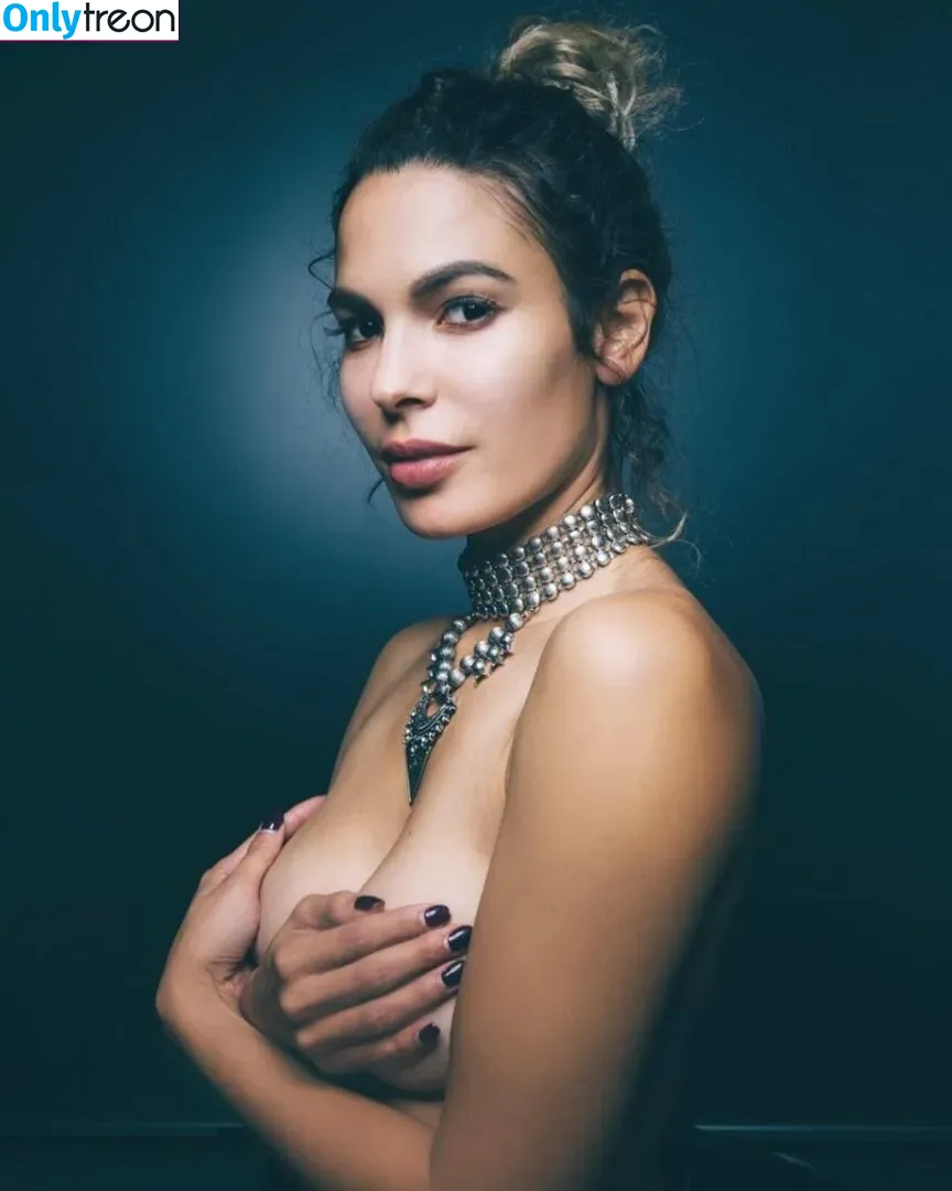 Nadine Velazquez голая photo #0004 (nadinevelazquez)