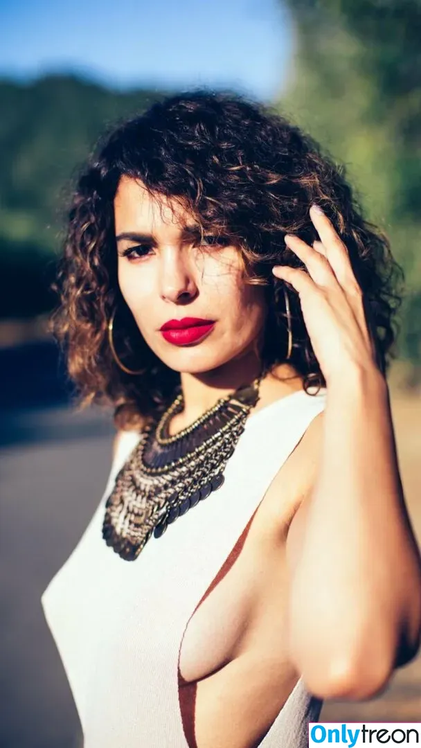 Nadine Velazquez голая photo #0009 (nadinevelazquez)