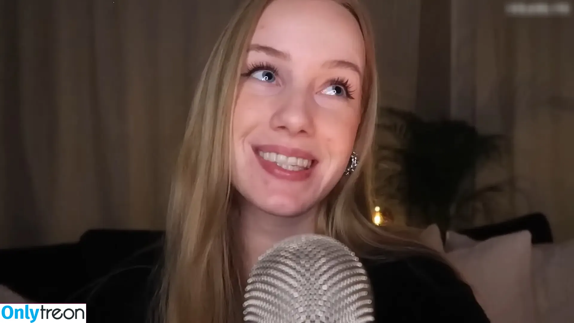 Nadine von relaxASMR голая photo #0008 (yt_relaxasmr)