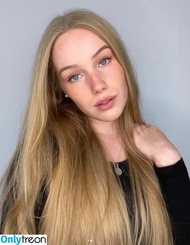 Nadine von relaxASMR голая photo #0015 (yt_relaxasmr)