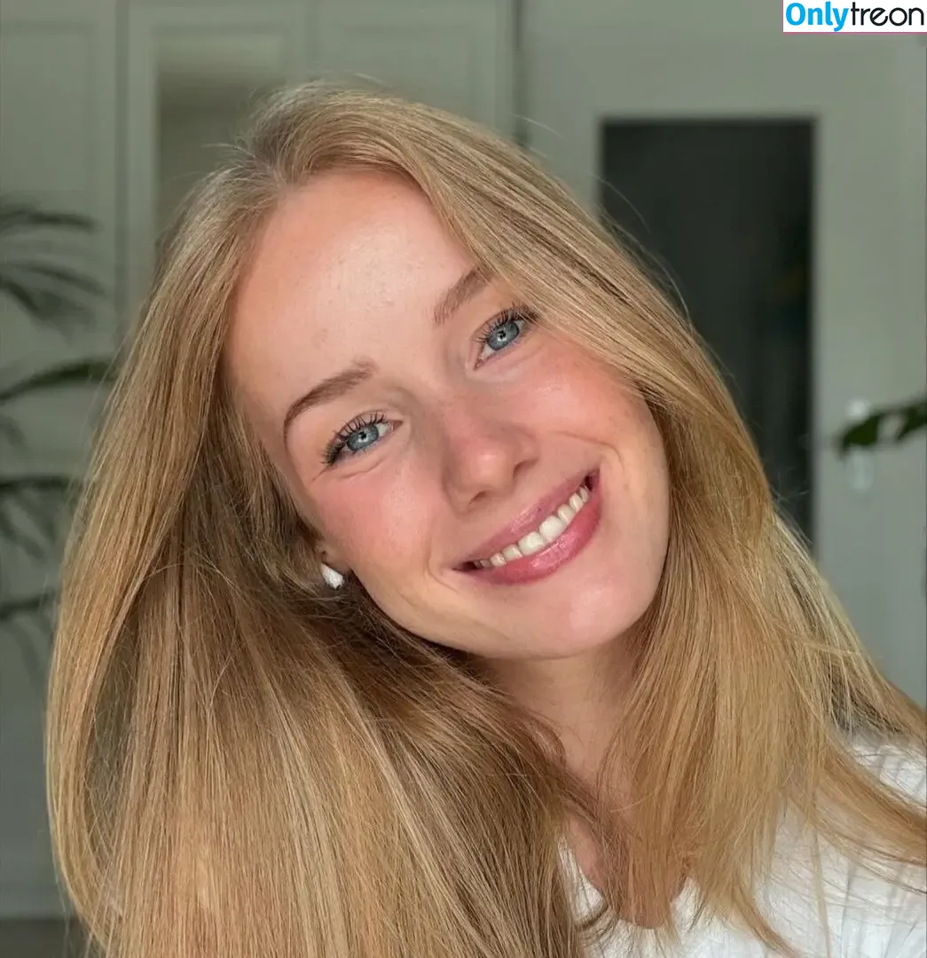 Nadine von relaxASMR голая photo #0049 (yt_relaxasmr)