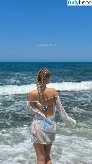 Nadine Zofia Hamleh / nadinezofia nude photo #0005