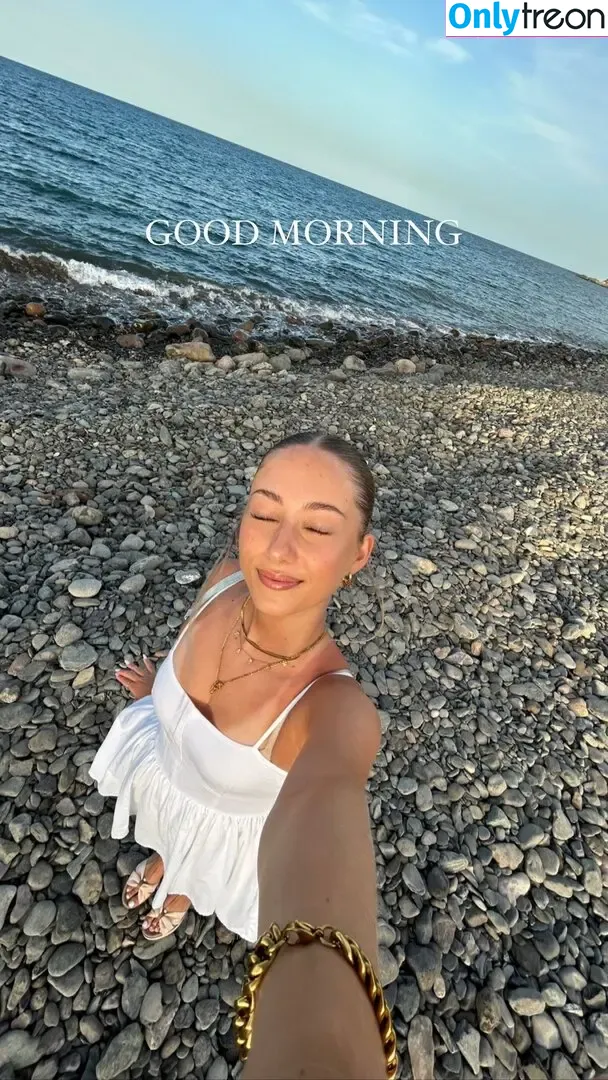 Nadine Zofia Hamleh nude photo #0019 (nadinezofia)