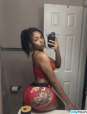 Nadirasupremacy nude photo #0001