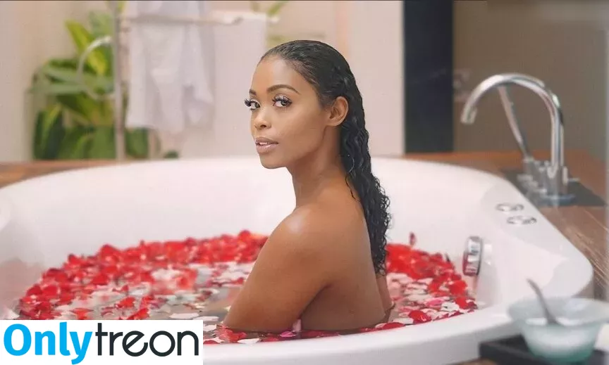Nafessa Williams nude photo #0049 (deewilliams / nafessawilliams)
