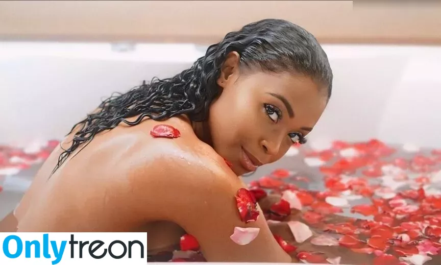 Nafessa Williams nude photo #0050 (deewilliams / nafessawilliams)