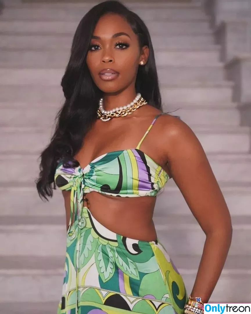 Nafessa Williams nude photo #0075 (deewilliams / nafessawilliams)