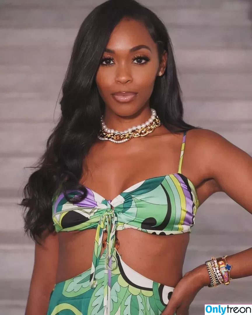 Nafessa Williams nude photo #0076 (deewilliams / nafessawilliams)