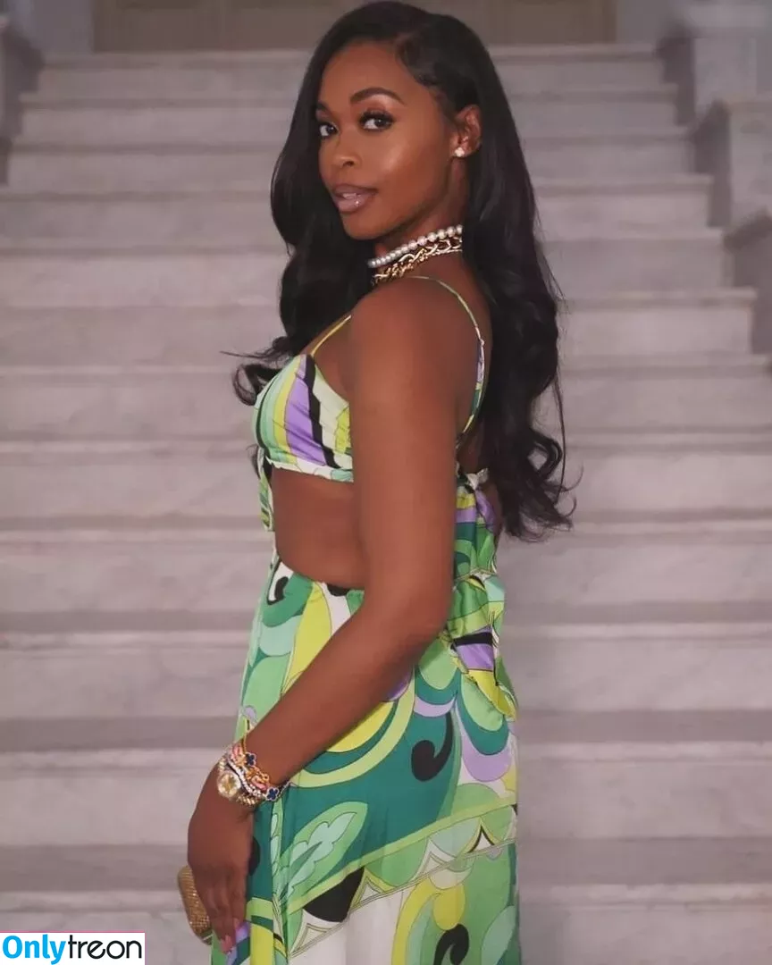 Nafessa Williams nude photo #0079 (deewilliams / nafessawilliams)