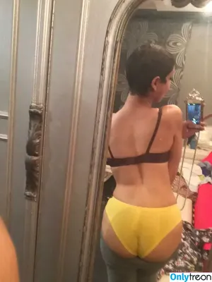 Naga Munchetty / tvnaga nude photo #0060