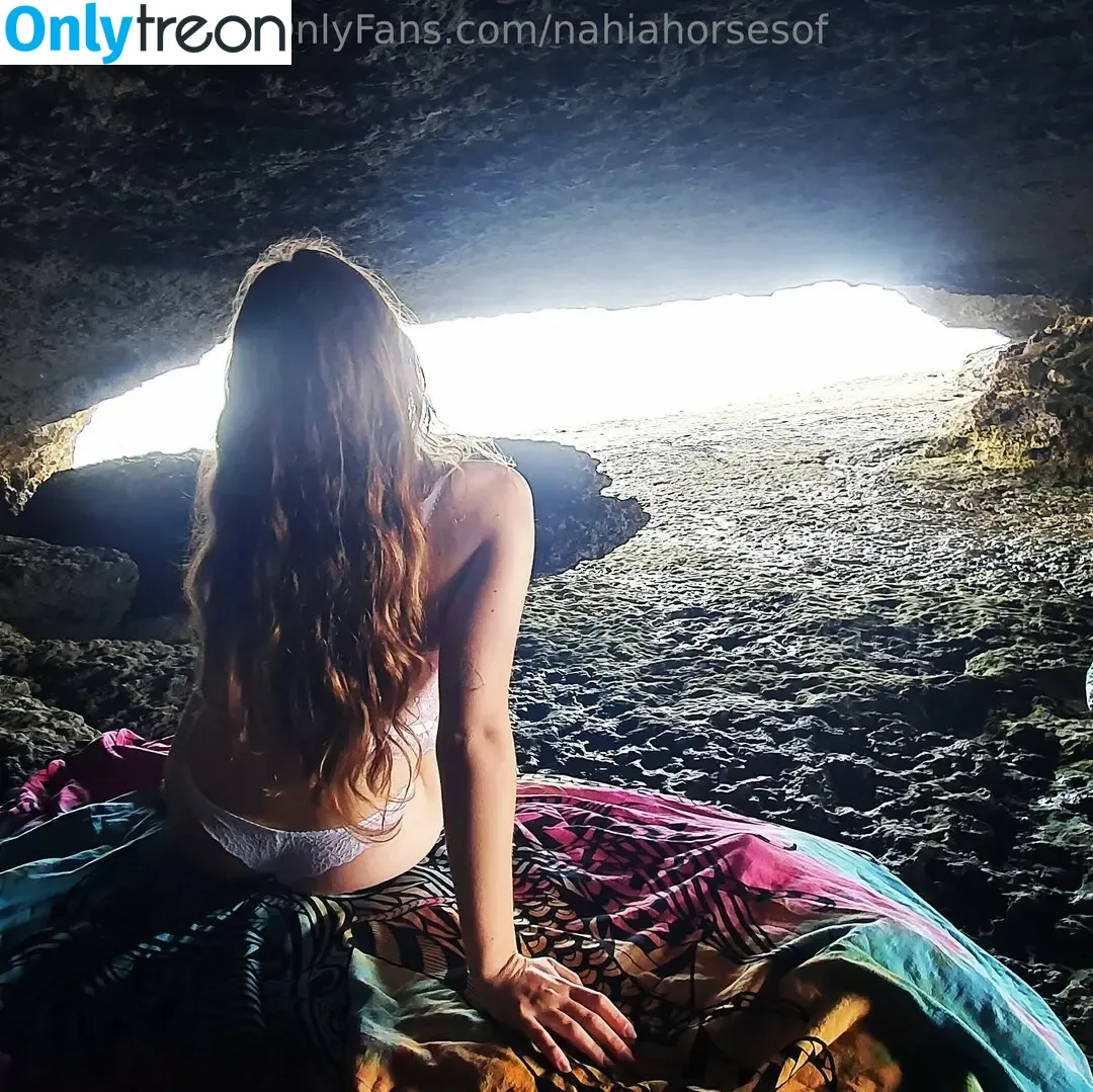 nahiahorsesof голая photo #0020 (nahisfeir)