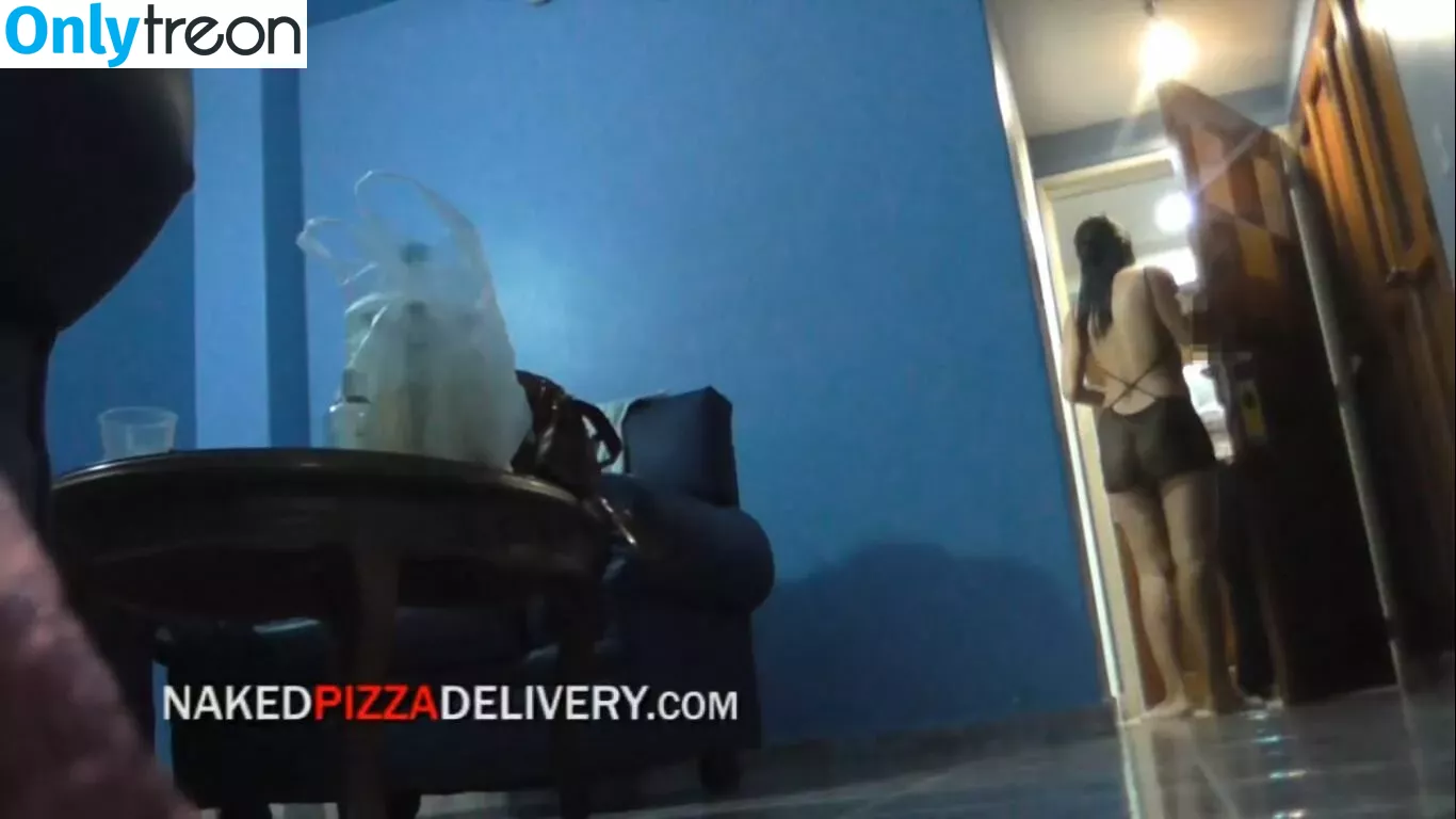 nakedpizzadelivery голая photo #0019 (nakedpizzadelivery)