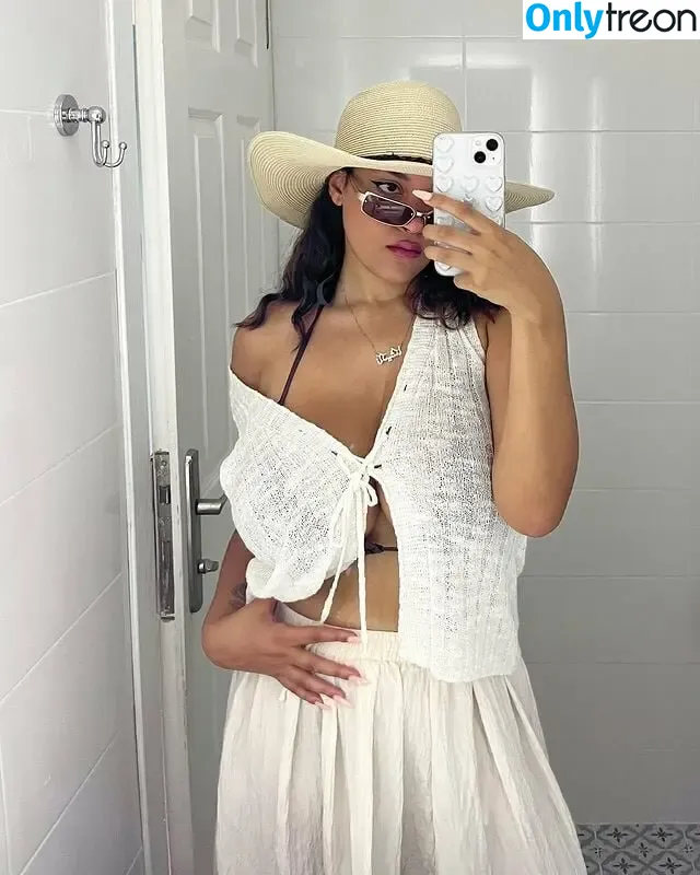 Nakishka nude photo #0004 (yeaimdatbitch2)