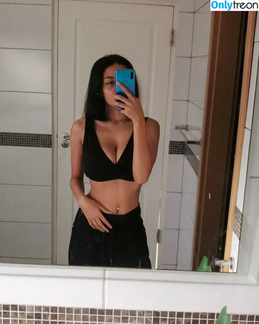 Nakishka nude photo #0038 (yeaimdatbitch2)