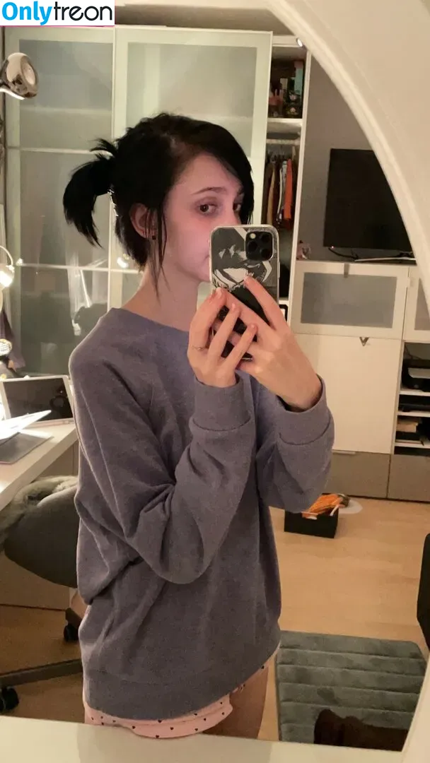 Nananightray голая photo #0024 (nsaneee)
