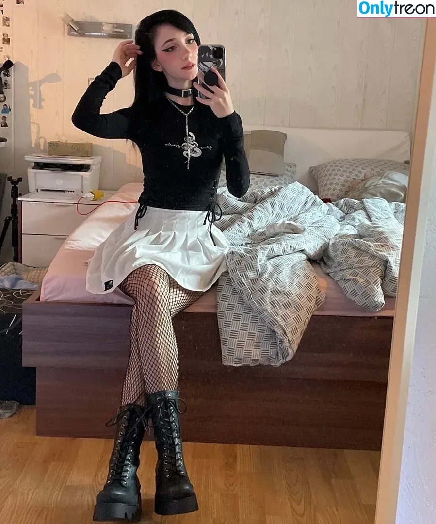 Nananightray голая photo #0041 (nsaneee)