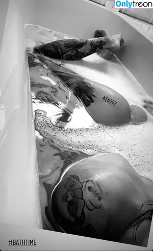 Nancy Mietzi / frau_mietziii_ink nude photo #0065