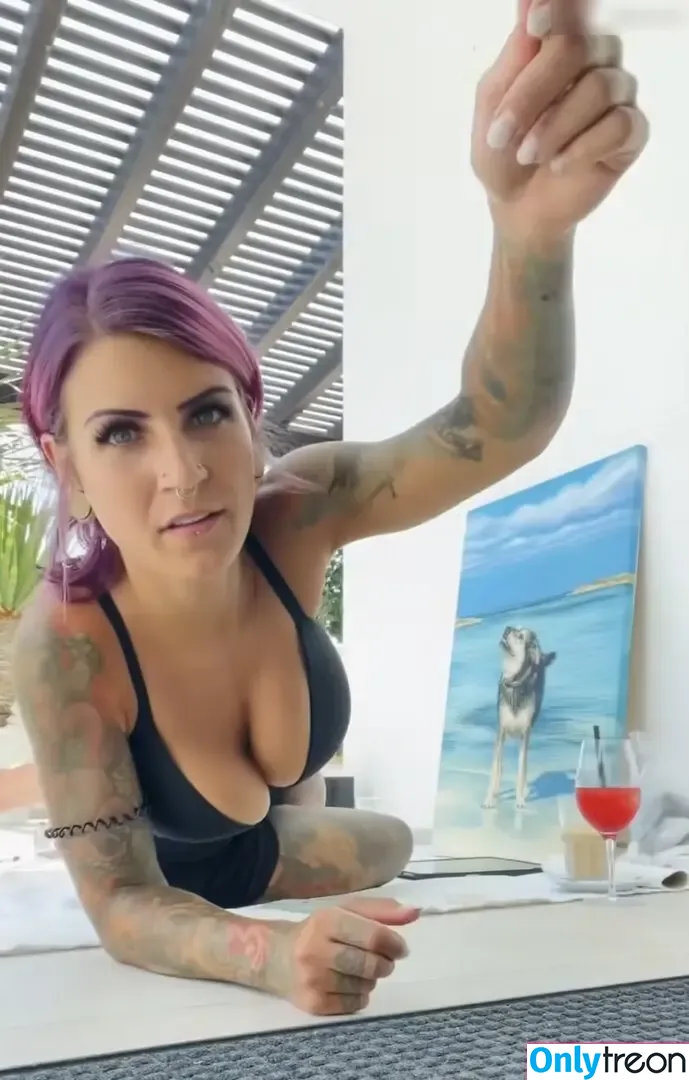 Nancy Mietzi nude photo #0114 (frau_mietziii_ink)