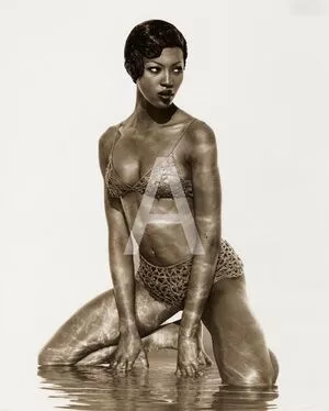 Naomi Campbell / NaomiCampbell / misscampbell / naomi nude photo #0202