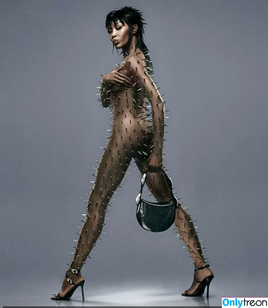 Naomi Campbell nude photo #0003 (naomi / poosycatbaby)