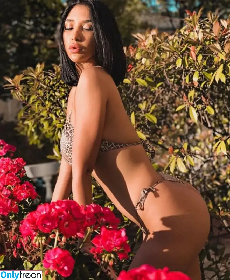 Naomi De Crescenzo nude photo #0048 (naomidecrescenzoreal)